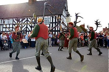 Die skurrilsten Sommertraditionen auf den Britischen Inseln