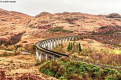 Das Glenfinnan Viaduct, bekannt durch Filme wie Harry Potter