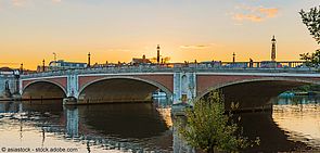 Die 35 Londoner Brücken: Hampton Court Bridge