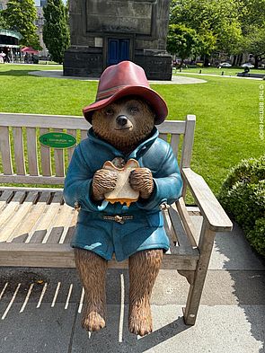 Eine Statue vom Paddington Bär