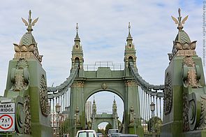 Die 35 Londoner Brücken: Hammersmith Bridge