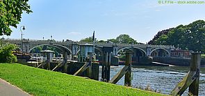 Die 35 Londoner Brücken: Richmond Lock and Footbridge
