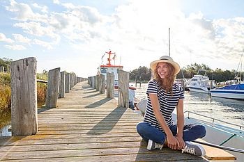 Brit-Chic mit Brise: Warum maritime Mode immer Saison hat