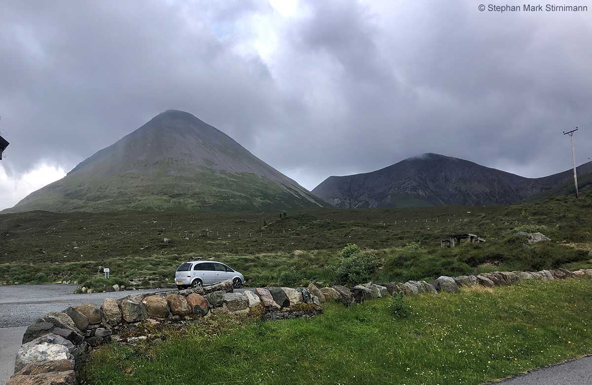 Blick auf den 775 Meter hohen Glamaig im Zentrum der Isle of Skye