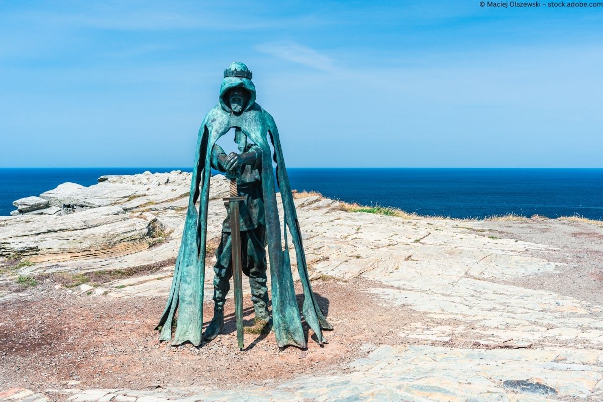 Die Gallos-Statue in Tintagel