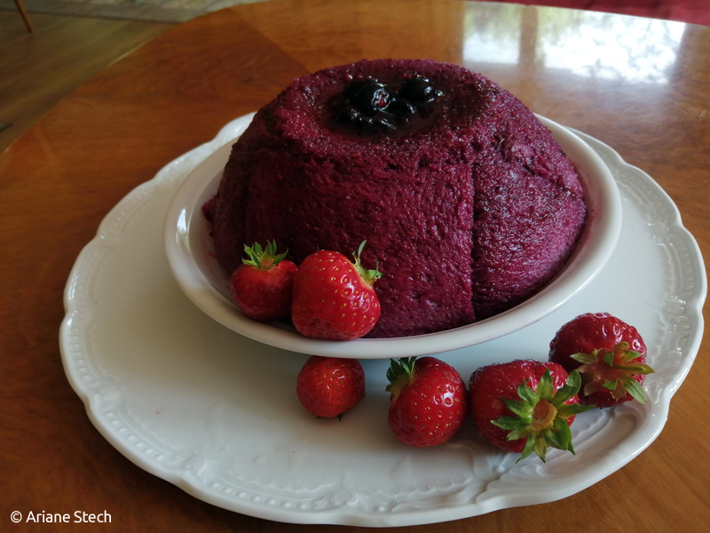 Berry nice – ein englischer Summer Pudding aus Beerenfrüchten