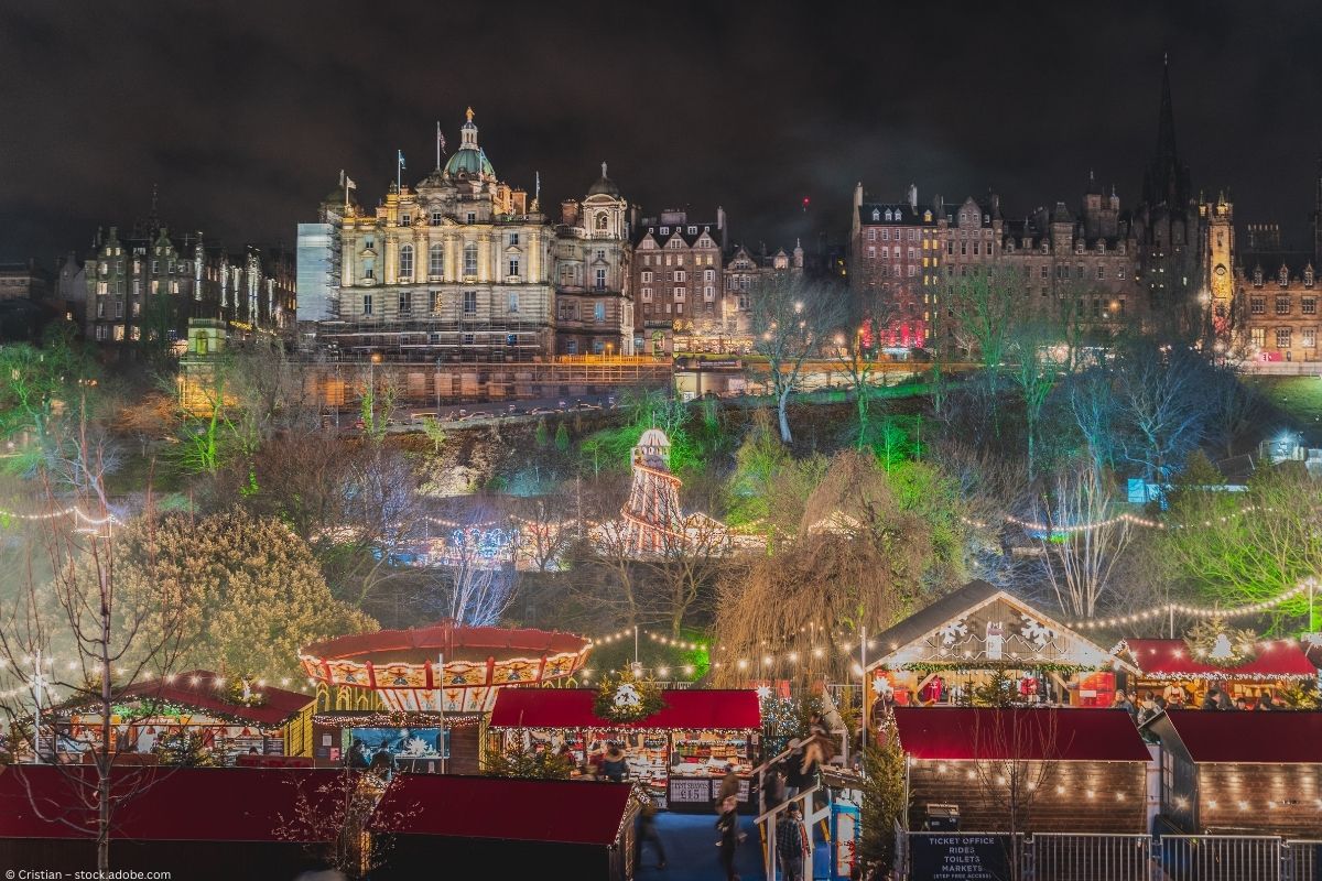 Tweed, Tee und tausend Lichter: Ein britischer Winterspaziergang